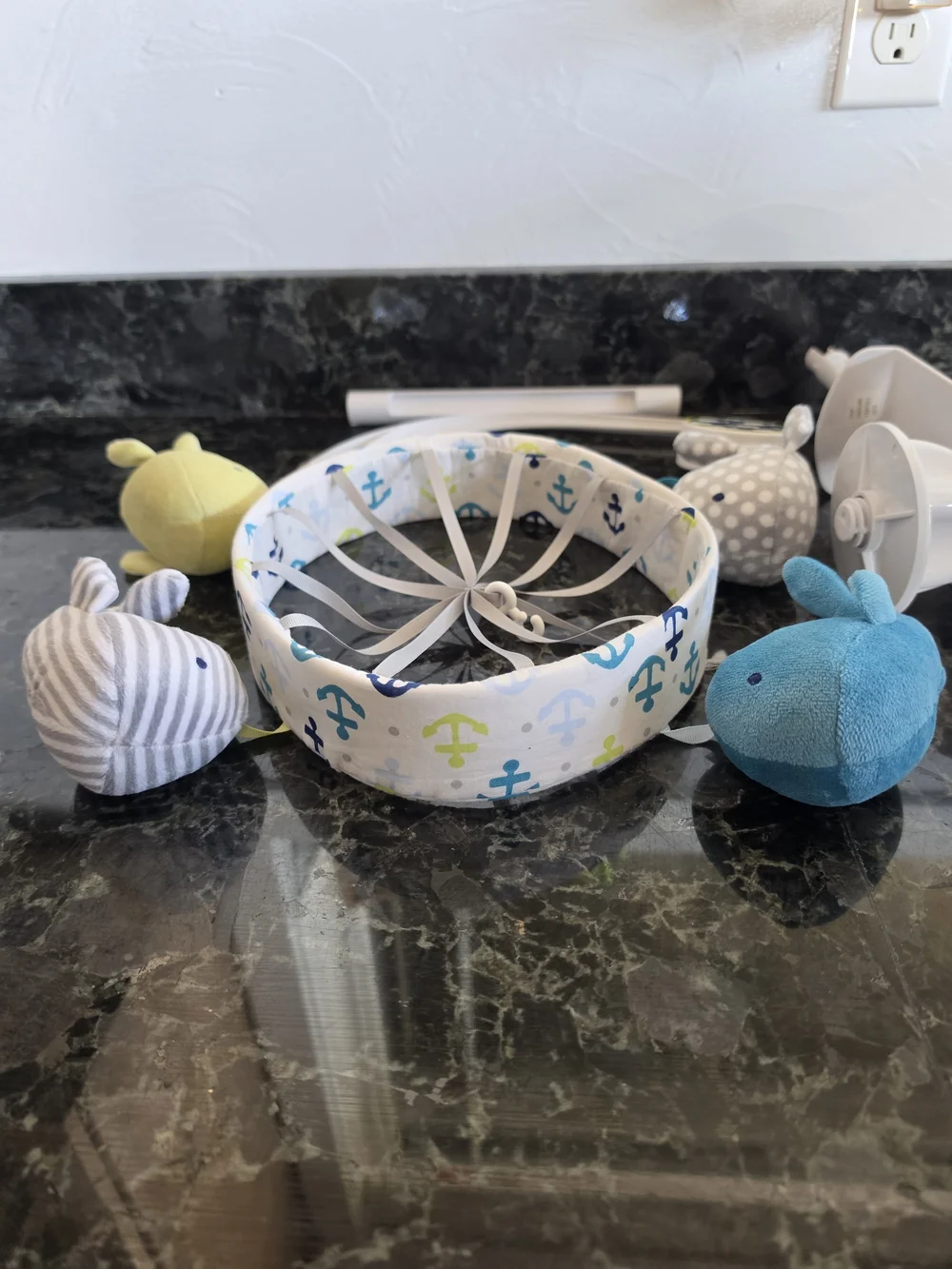 Circo Whales 'n Waves  Nursery Set & Musical Mobile